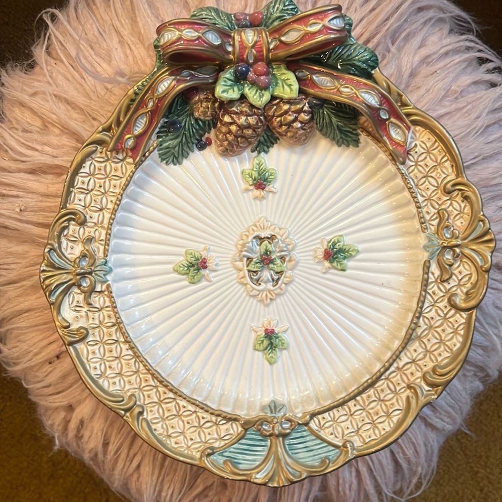 Holiday plate decorative